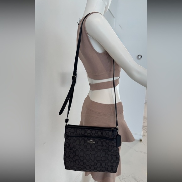 Coach large file Crossbody Bag EUC Carcosl Gray Canvas - Picture 3 of 15